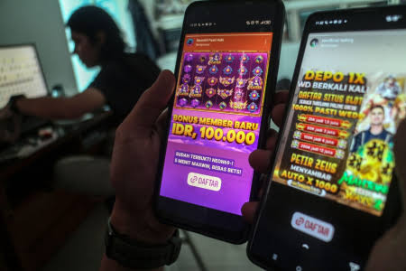 Random Number Generator (RNG) adalah sistem yang digunakan dalam permainan slot untuk memastikan hasil permainan yang adil dan acak.